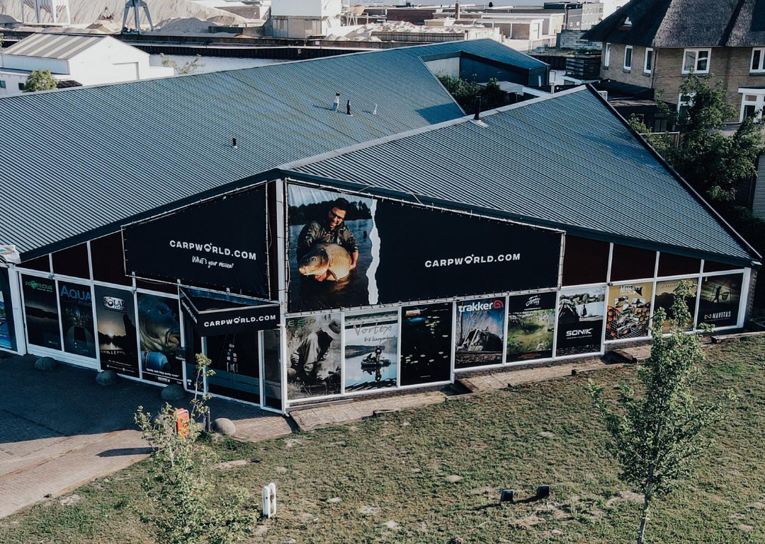 Carpworld Store outside